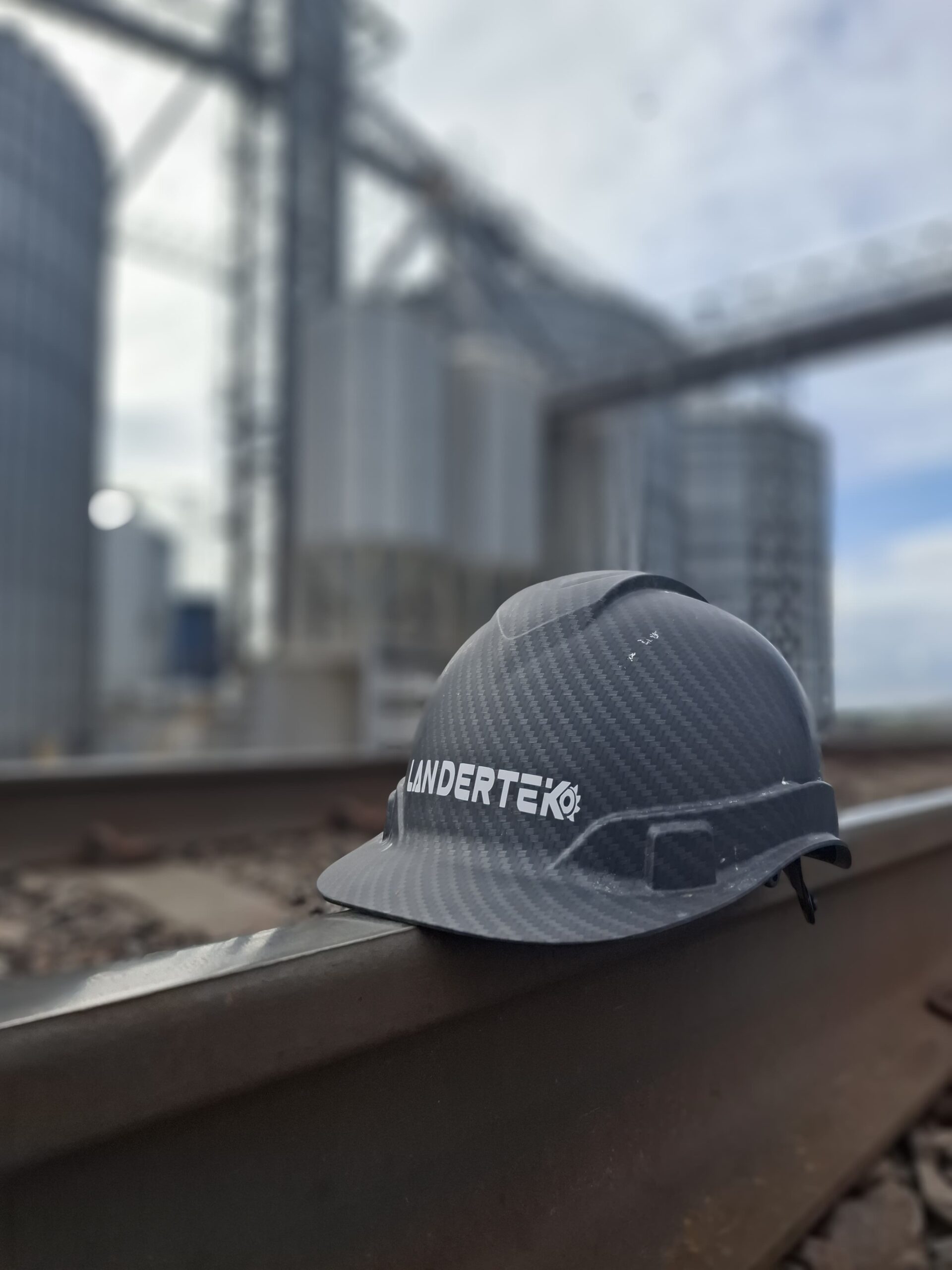 Landertek casco.jpg